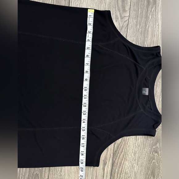 ✨ Zuda Black Tank Top – Size XL ✨ - Picture 9 of 11